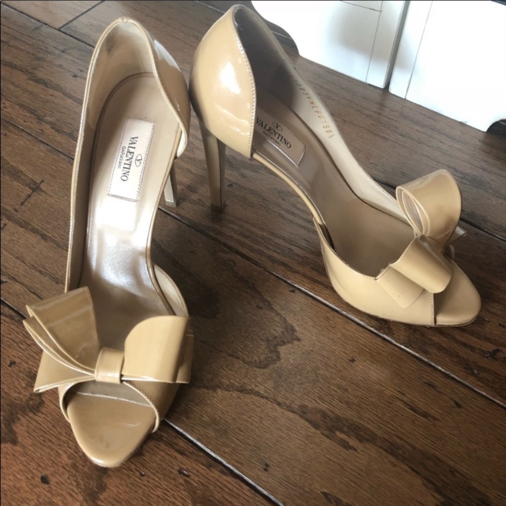 Valentino Bow d’Orsay Pumps